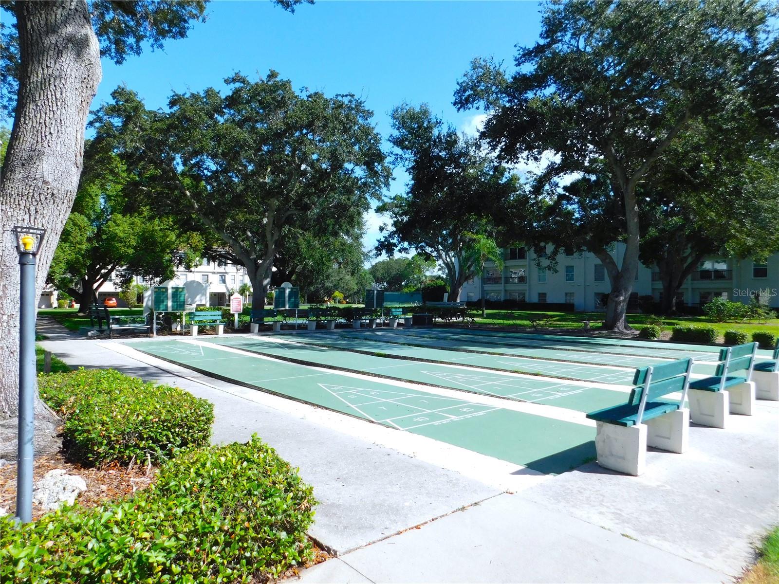 MEDITERRANEAN MANORS - Residential