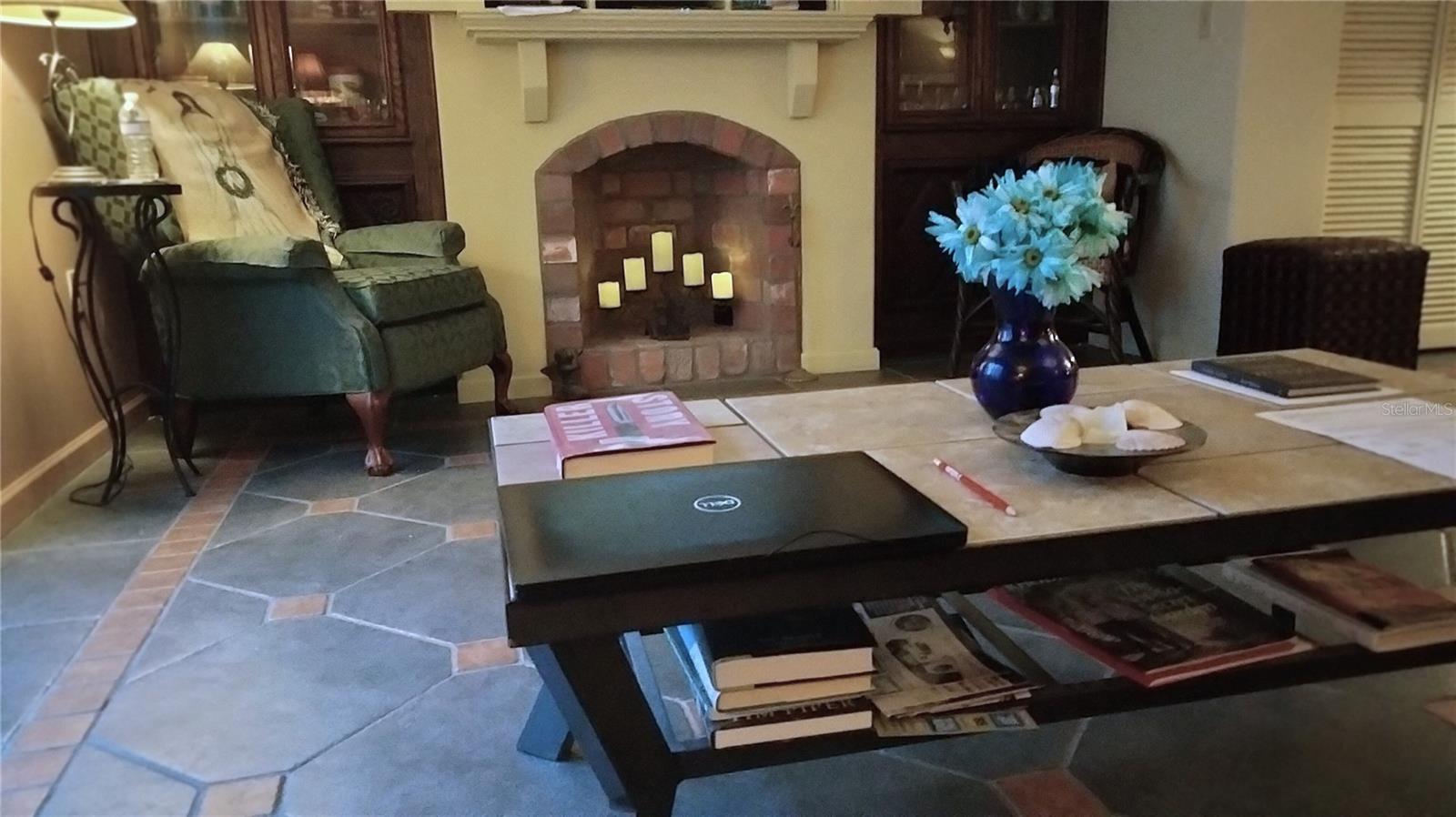 MEDITERRANEAN MANORS - Residential