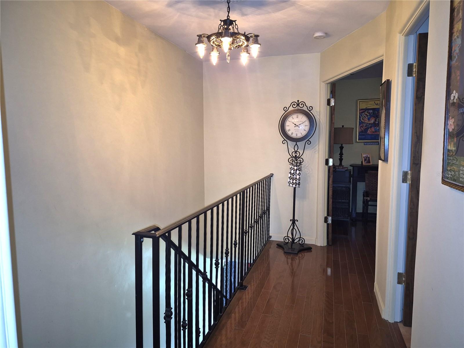 MEDITERRANEAN MANORS - Residential