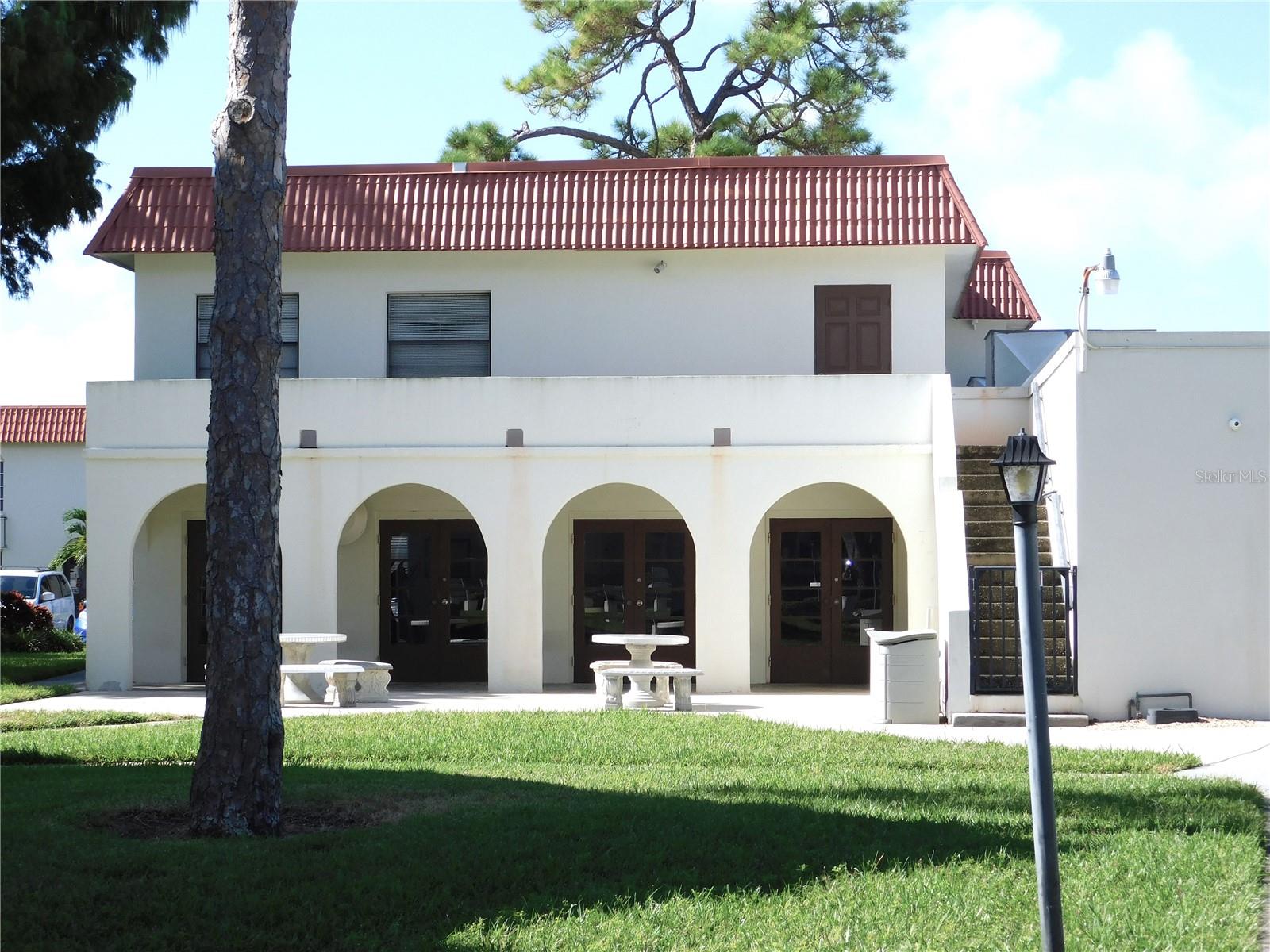 MEDITERRANEAN MANORS - Residential