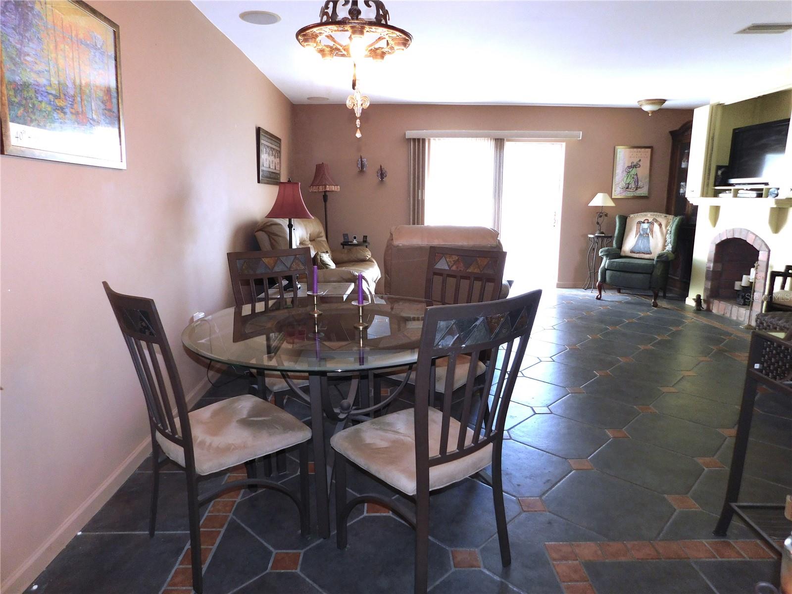 MEDITERRANEAN MANORS - Residential