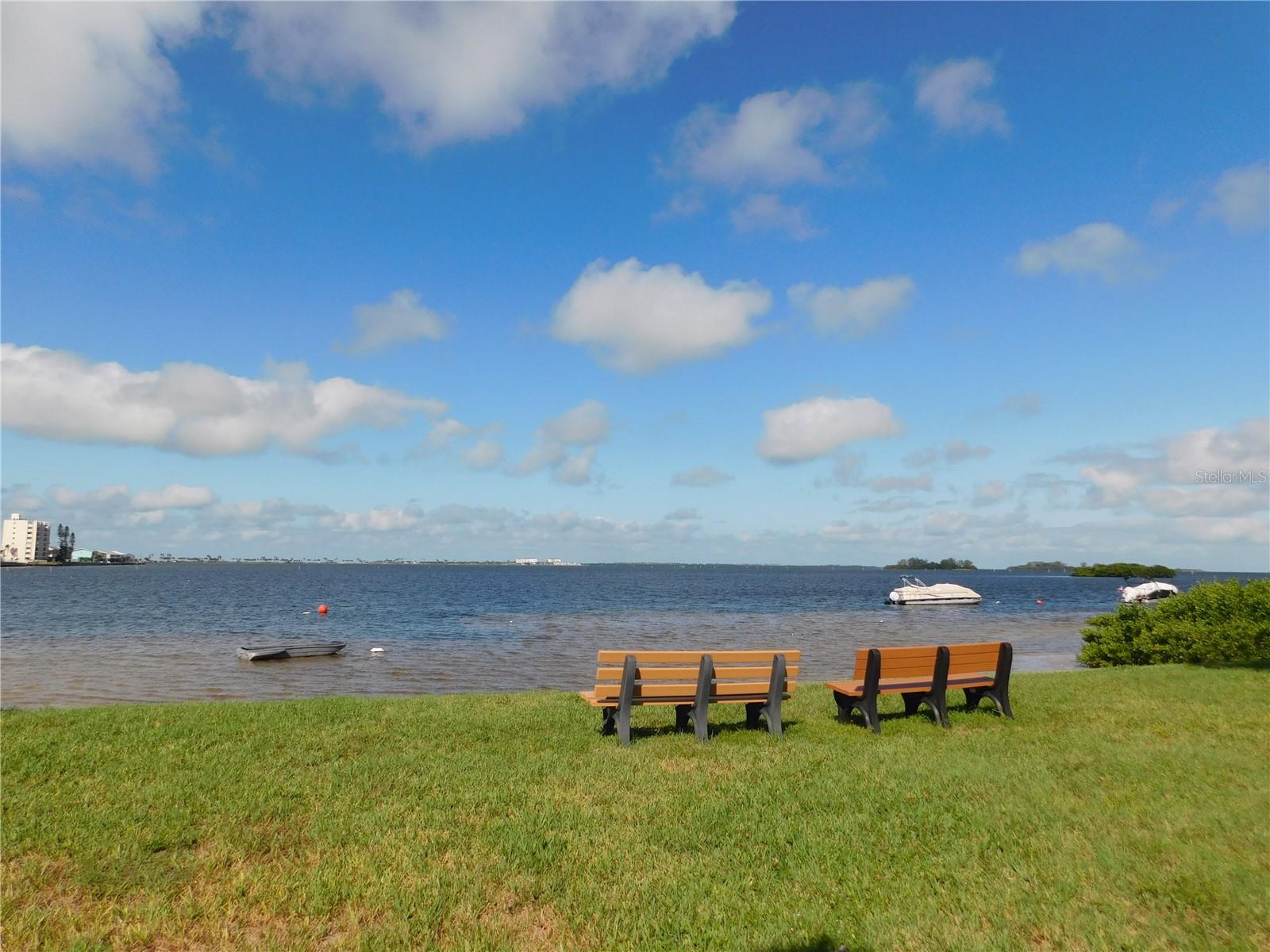 MEDITERRANEAN MANORS - Residential