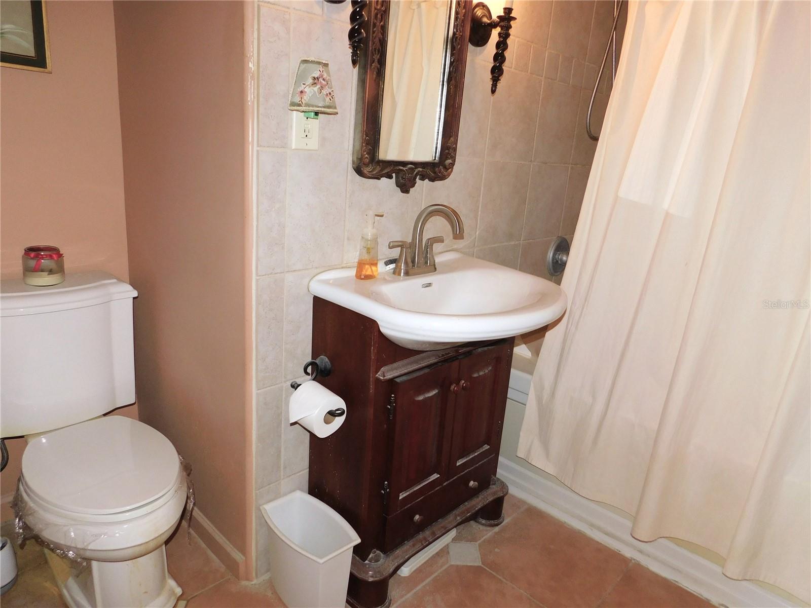 MEDITERRANEAN MANORS - Residential