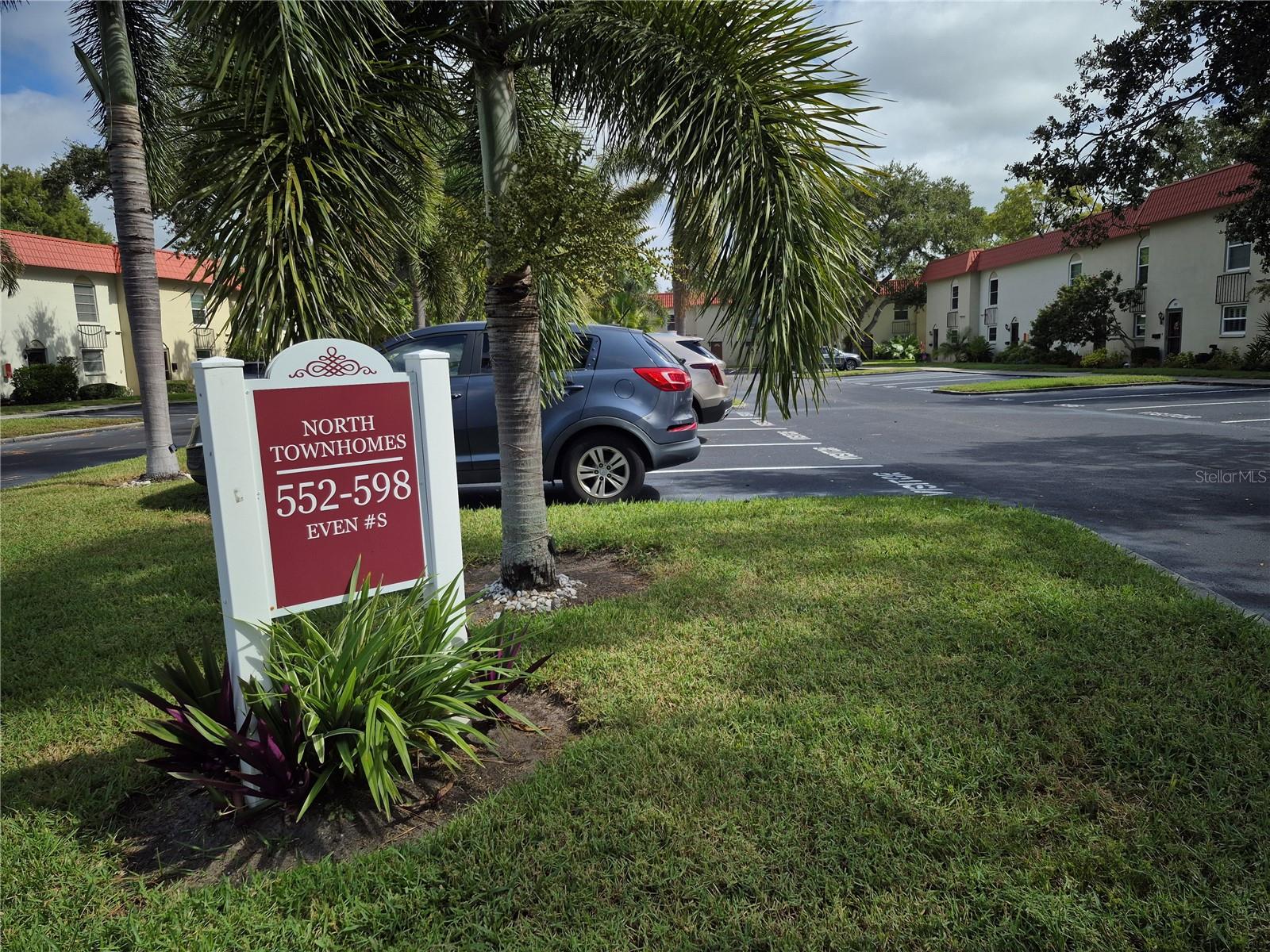 MEDITERRANEAN MANORS - Residential