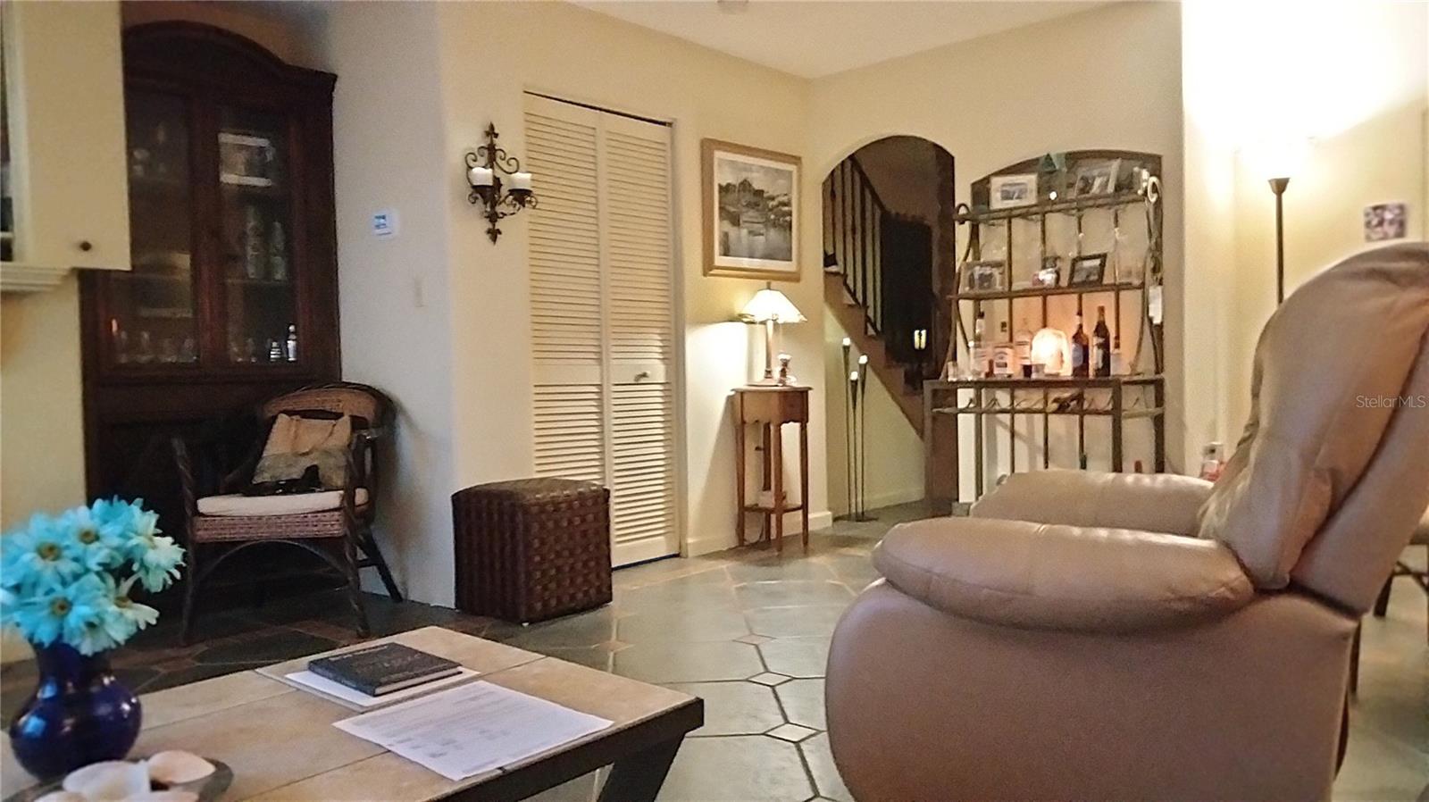 MEDITERRANEAN MANORS - Residential