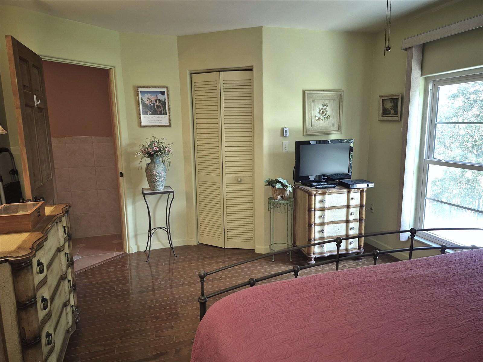 MEDITERRANEAN MANORS - Residential