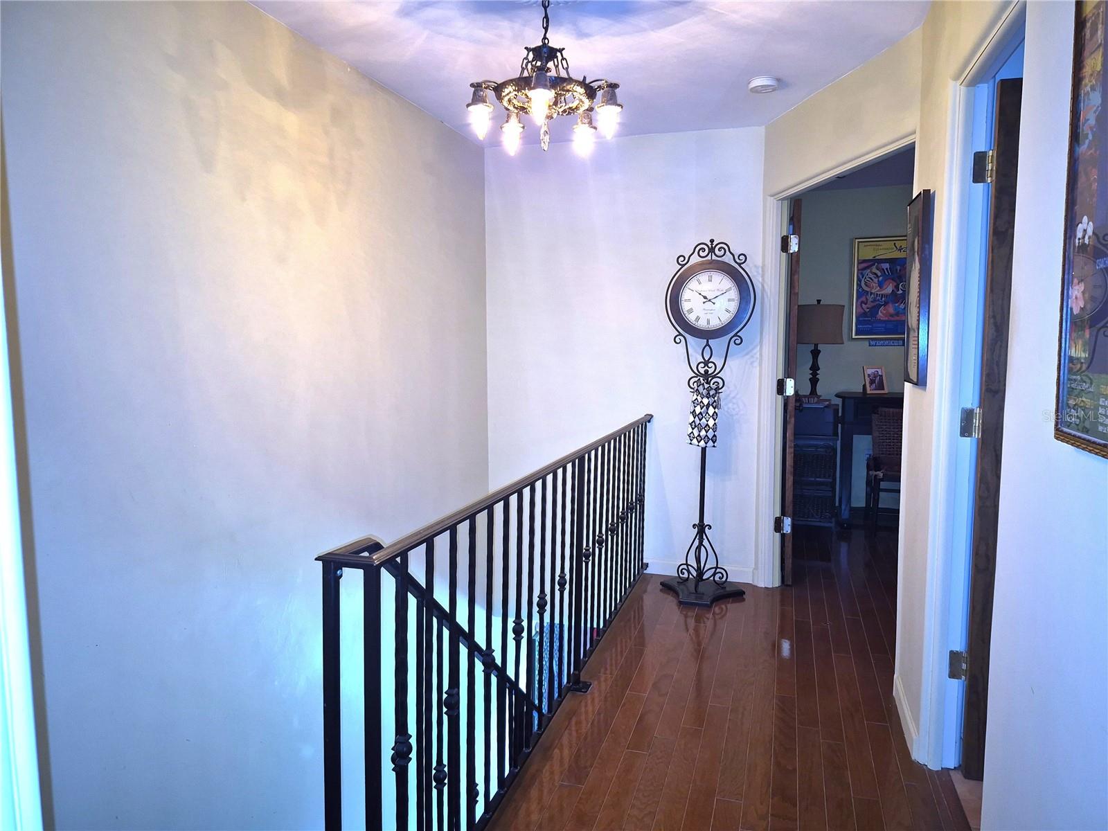 MEDITERRANEAN MANORS - Residential