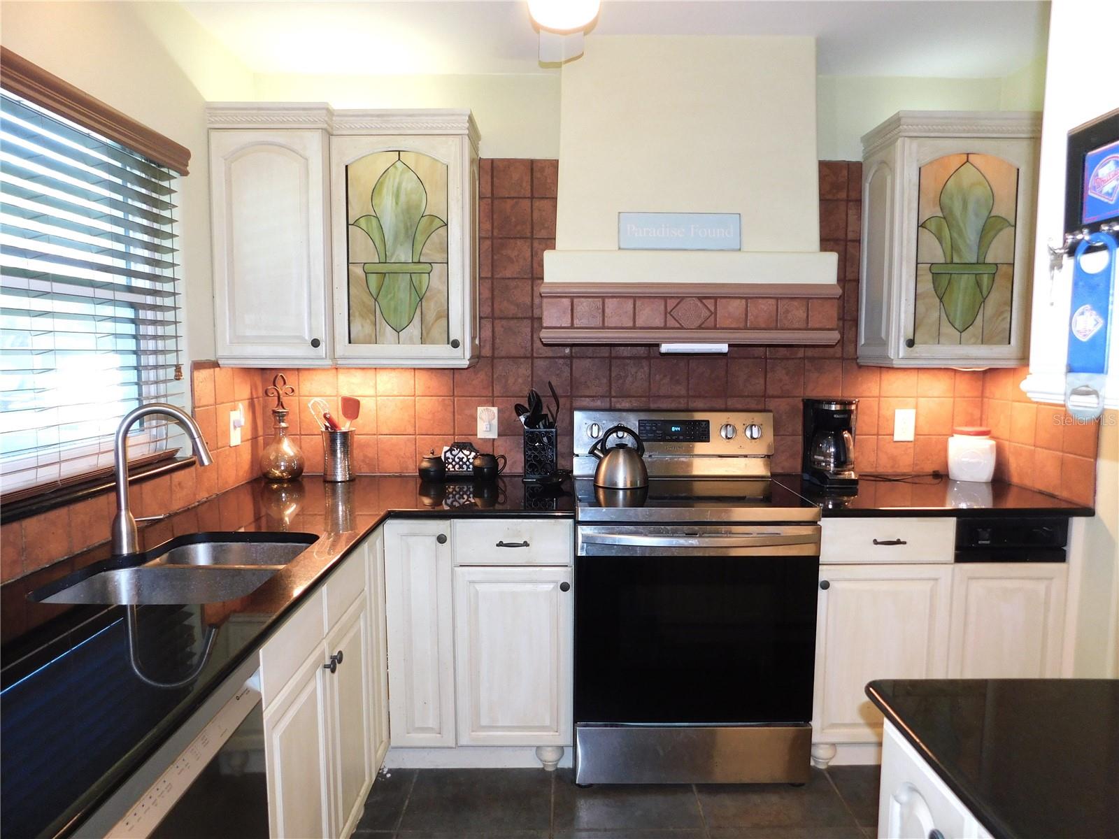 MEDITERRANEAN MANORS - Residential