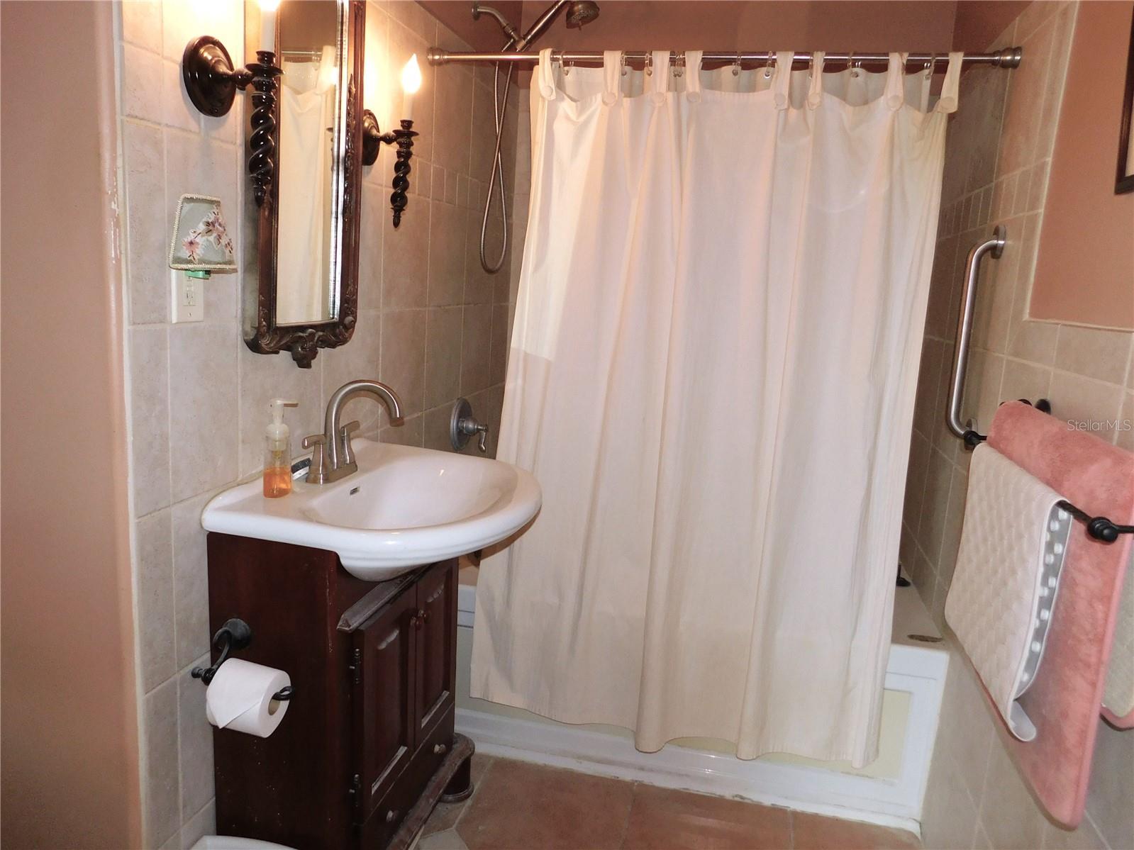 MEDITERRANEAN MANORS - Residential