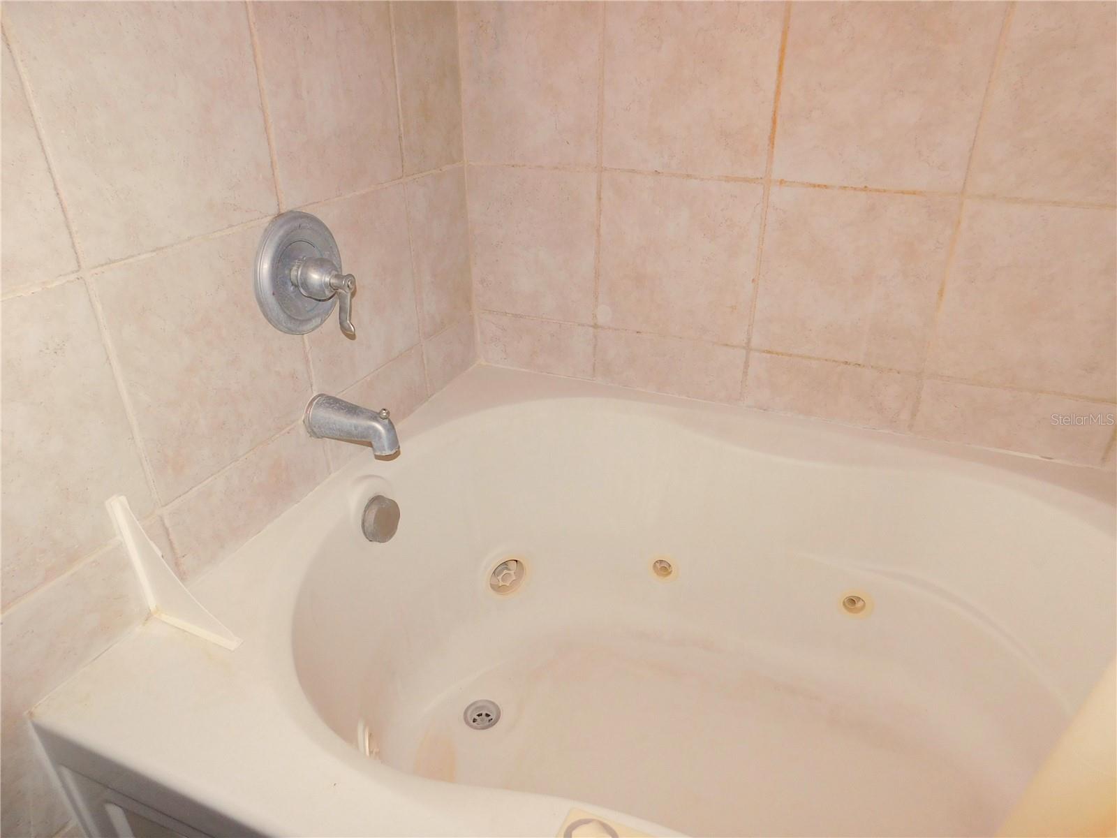 MEDITERRANEAN MANORS - Residential