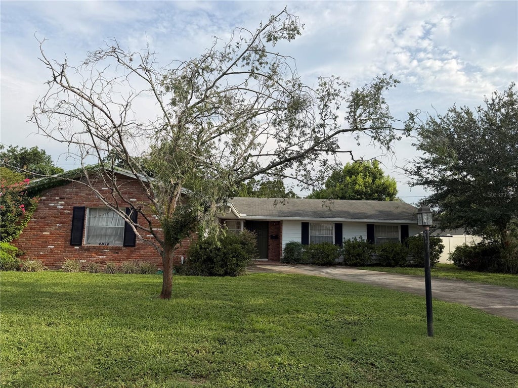 Photo of 2124 Miscindy Place, Orlando, FL 32806 (MLS # O6428998)
