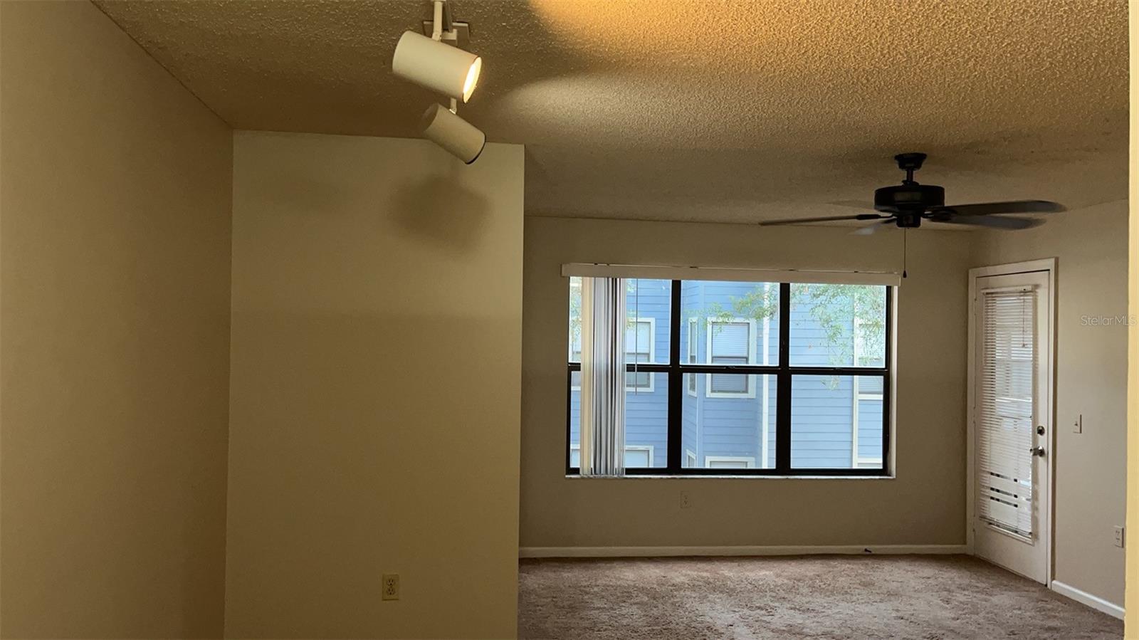 GRANDE OASIS AT CARROLLWOOD - Residential