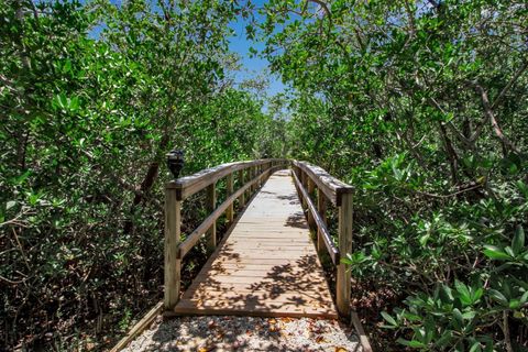 A home in LONGBOAT KEY