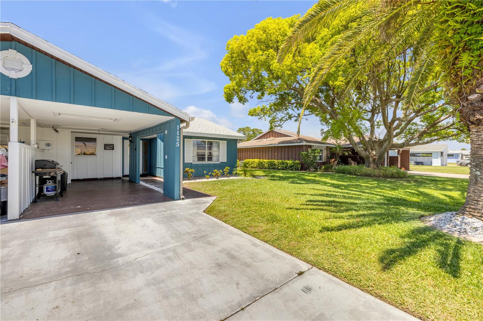 1125 HARBOUR POINT DR.