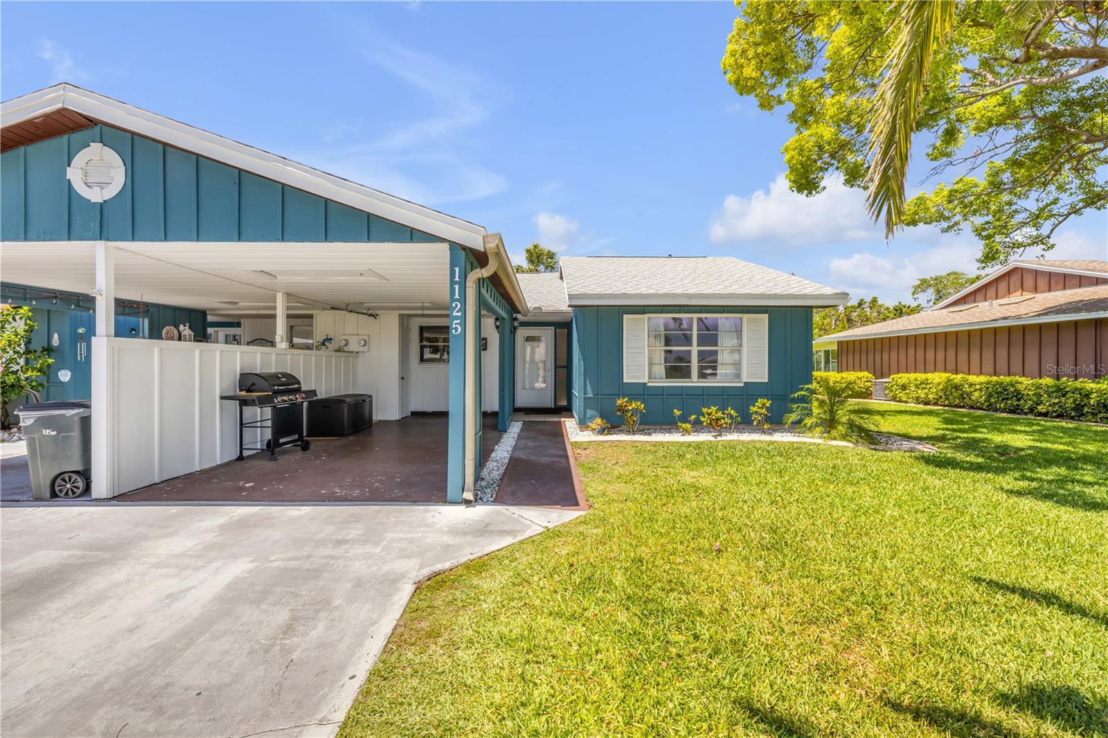 1125 HARBOUR POINT DR.