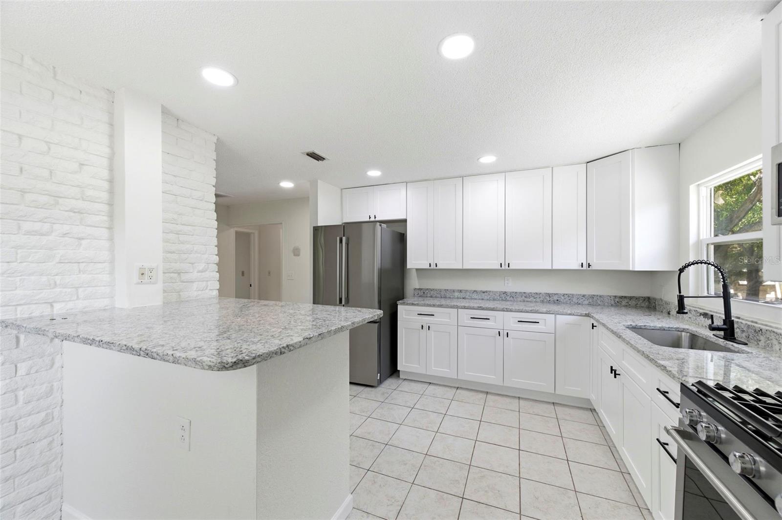 PINE LAKE PARK - Residential Lease