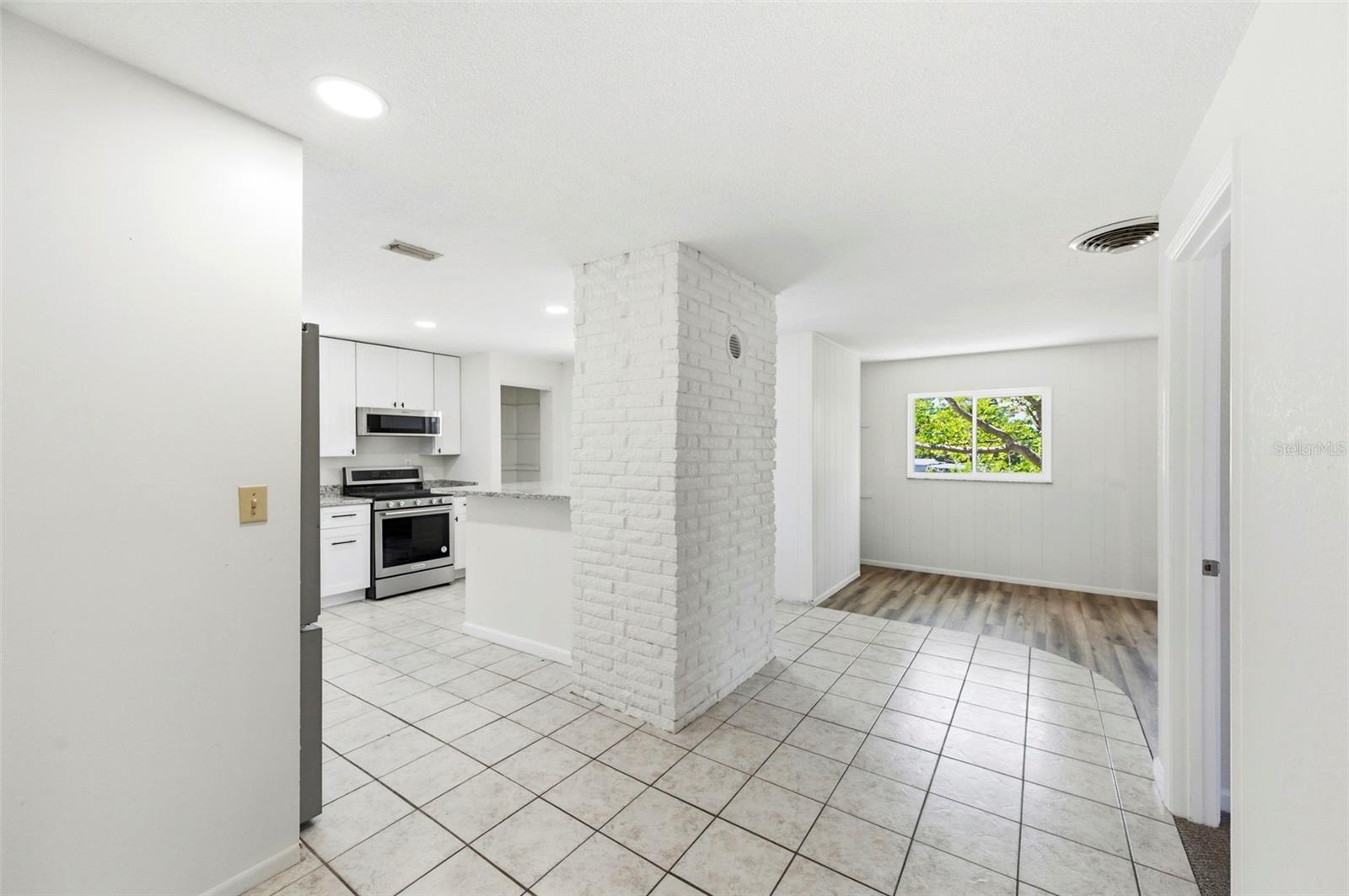 PINE LAKE PARK - Residential Lease