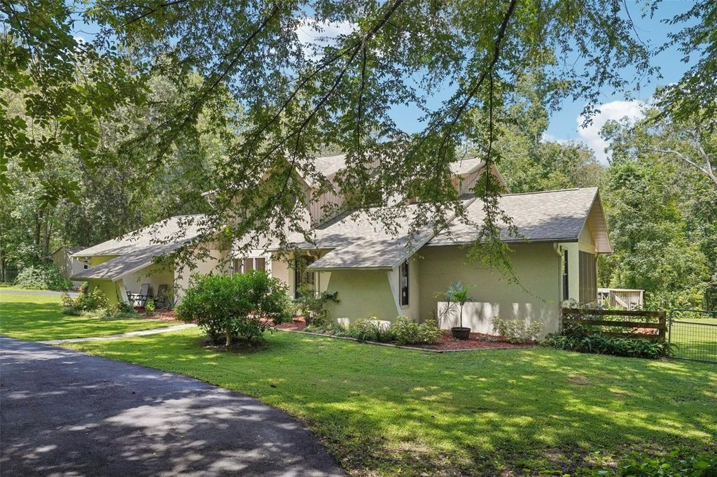 Photo of 26092 Withrow Road, Brooksville, FL 34601 (MLS # TB8419619)