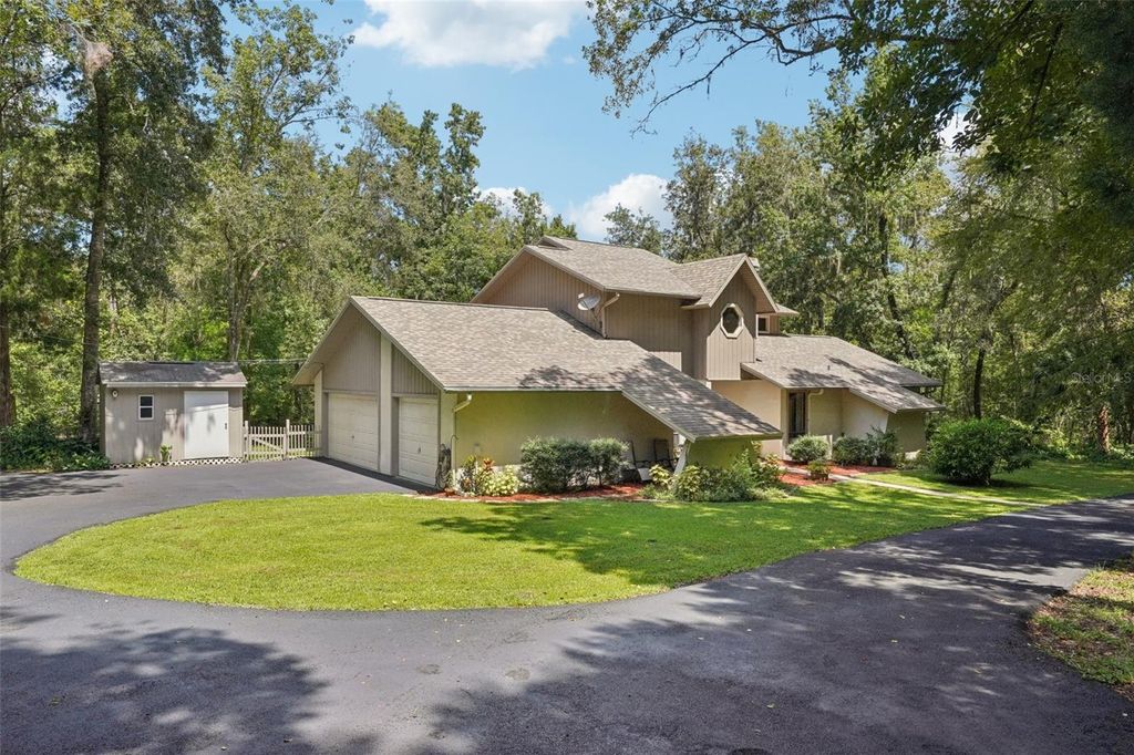 Photo of 26092 Withrow Road, Brooksville, FL 34601 (MLS # TB8419619)