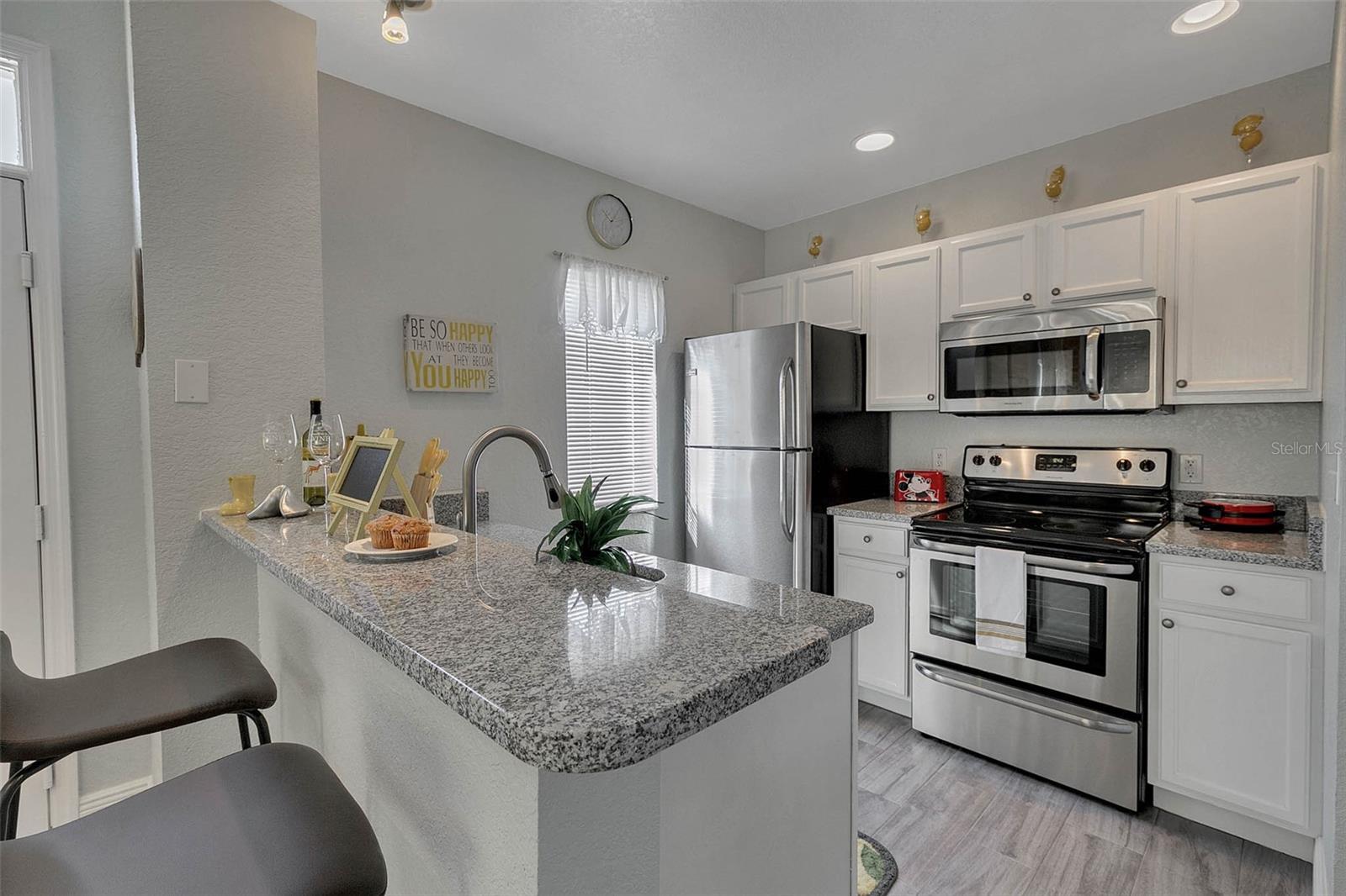 VILLAS AT SEVEN DWARFS LANE CONDO - Residential Lease