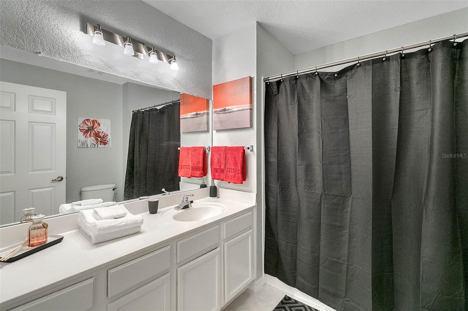 VILLAS AT SEVEN DWARFS LANE CONDO - Residential Lease