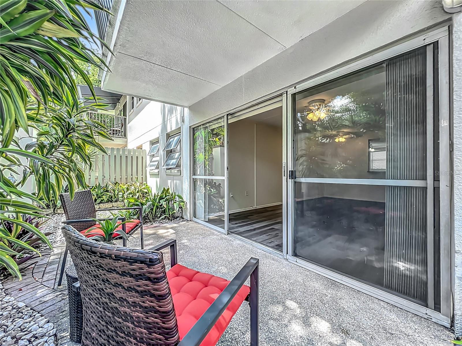 1100 DELANEY AVENUE G12