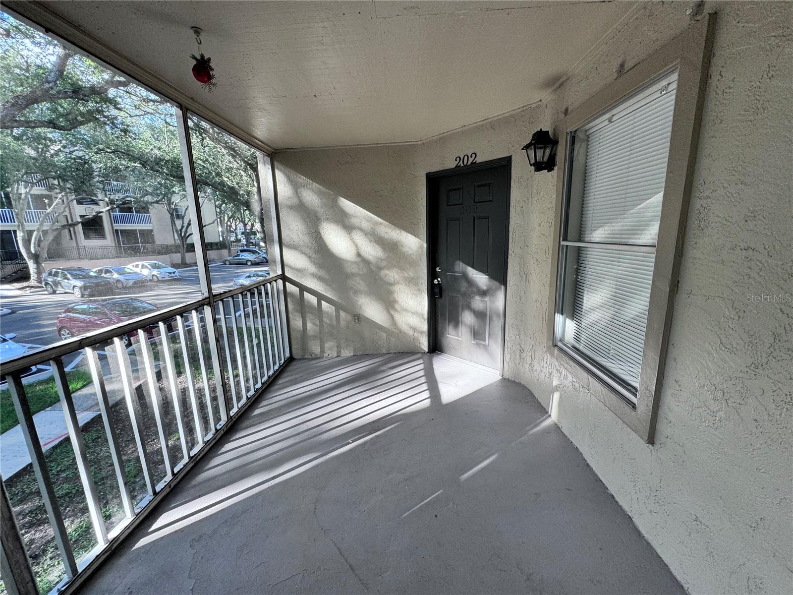 LANDING A CONDO - Residential