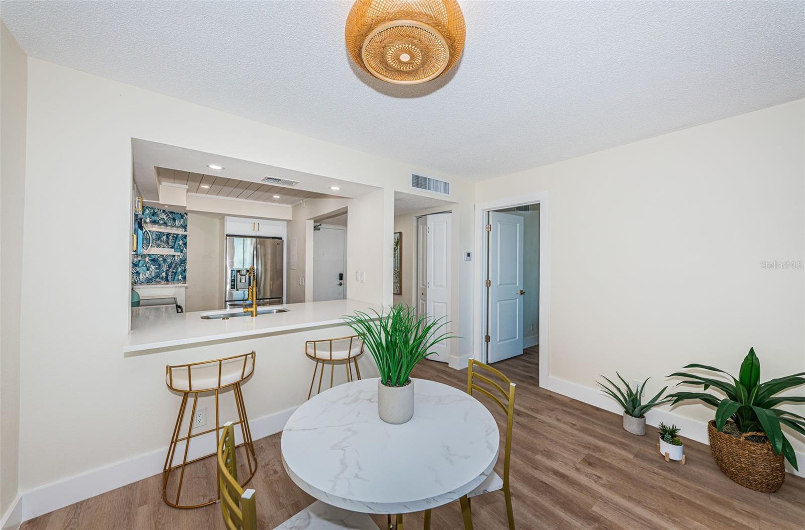 6177 SUN BOULEVARD 307