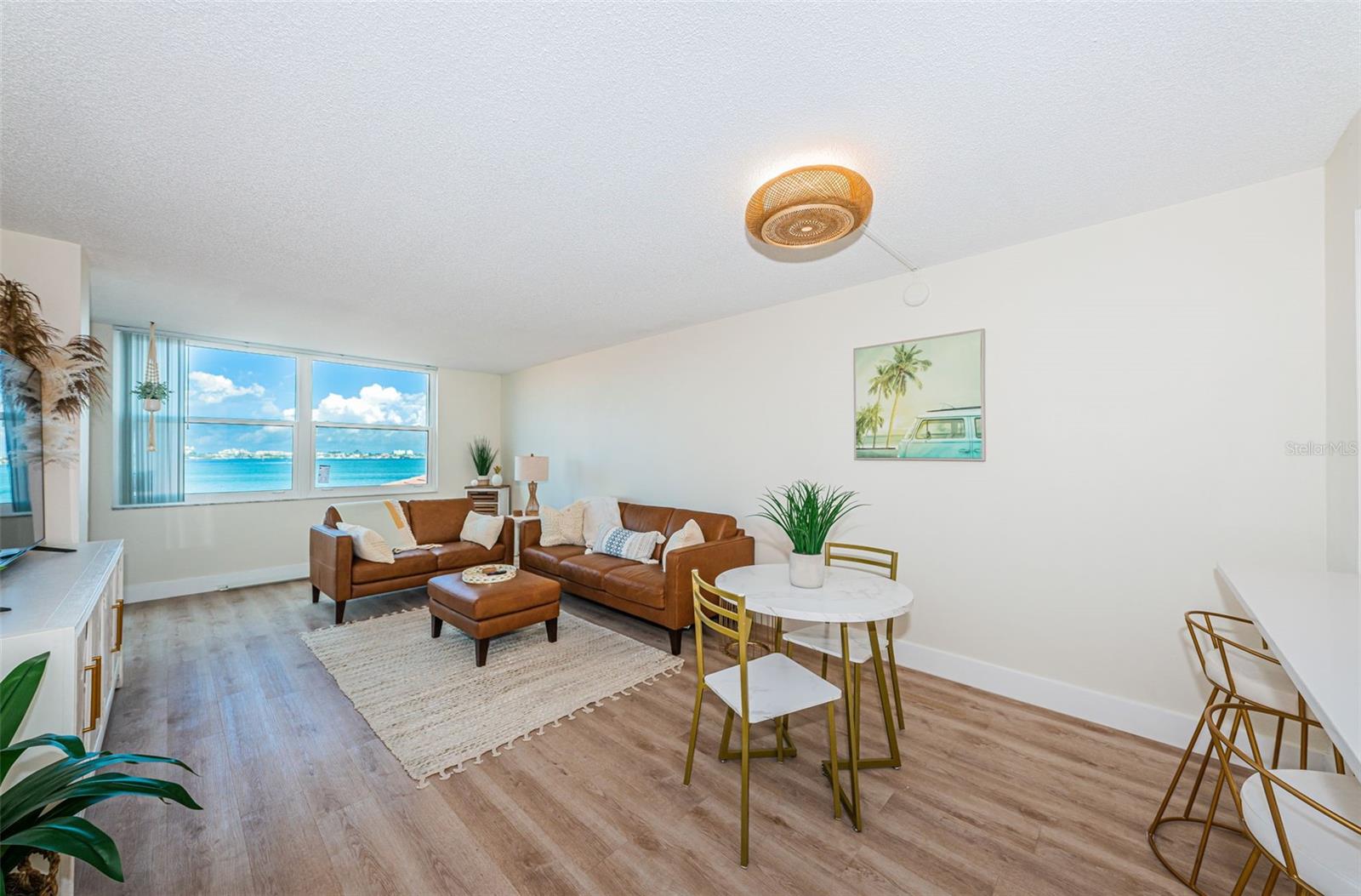6177 SUN BOULEVARD 307