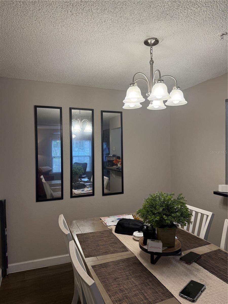 Casas a venda 4 - Jen Dantas 2071 DIXIE BELLE DRIVE 2071M
