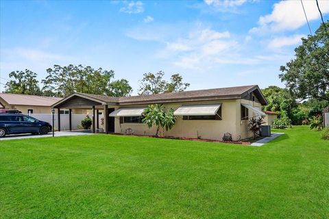 Photo of 714 Great Barford Street, Auburndale, FL 33823 (MLS # P4936268)