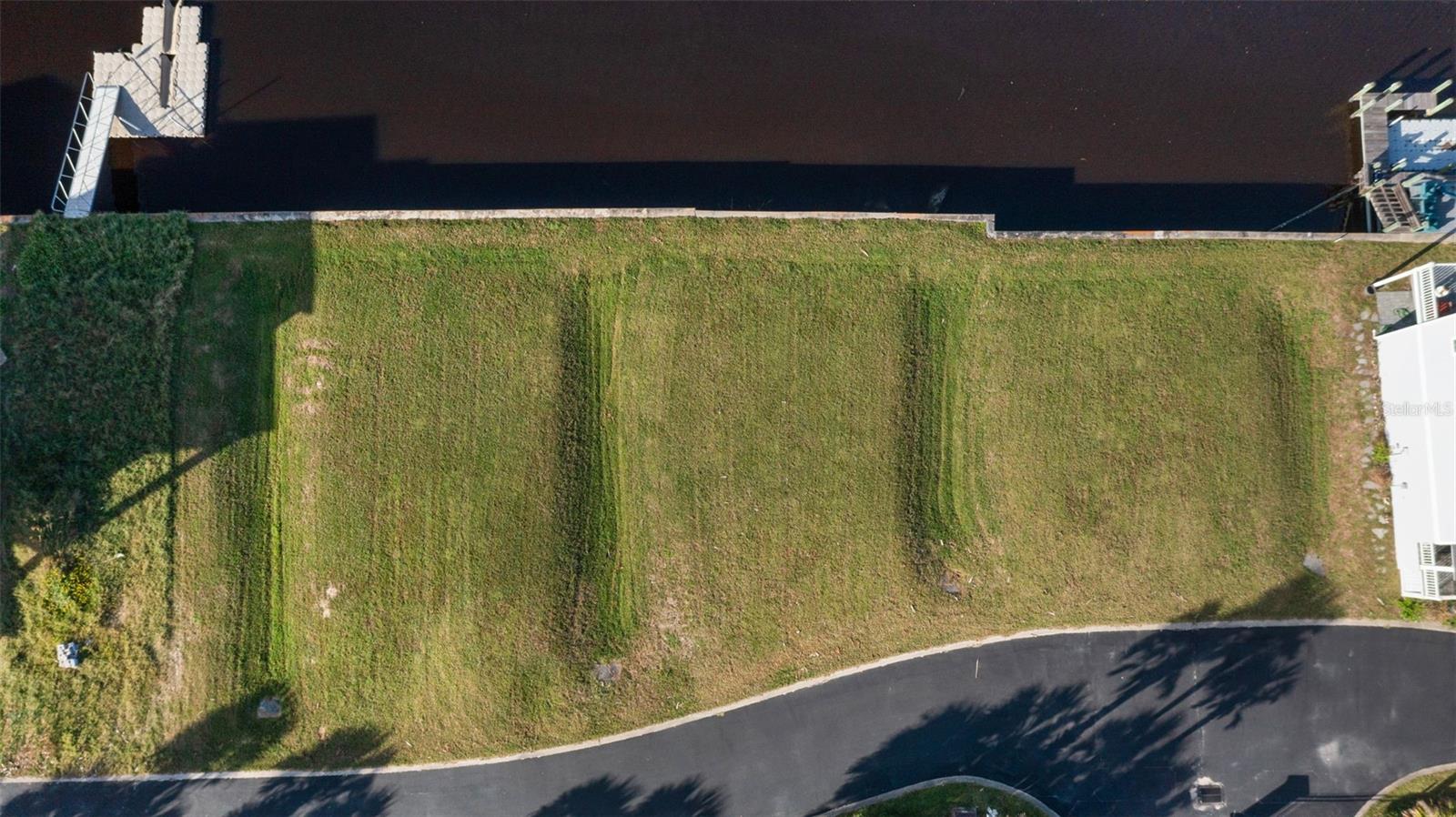 HAMMOCK MOORINGS NORTH - Land