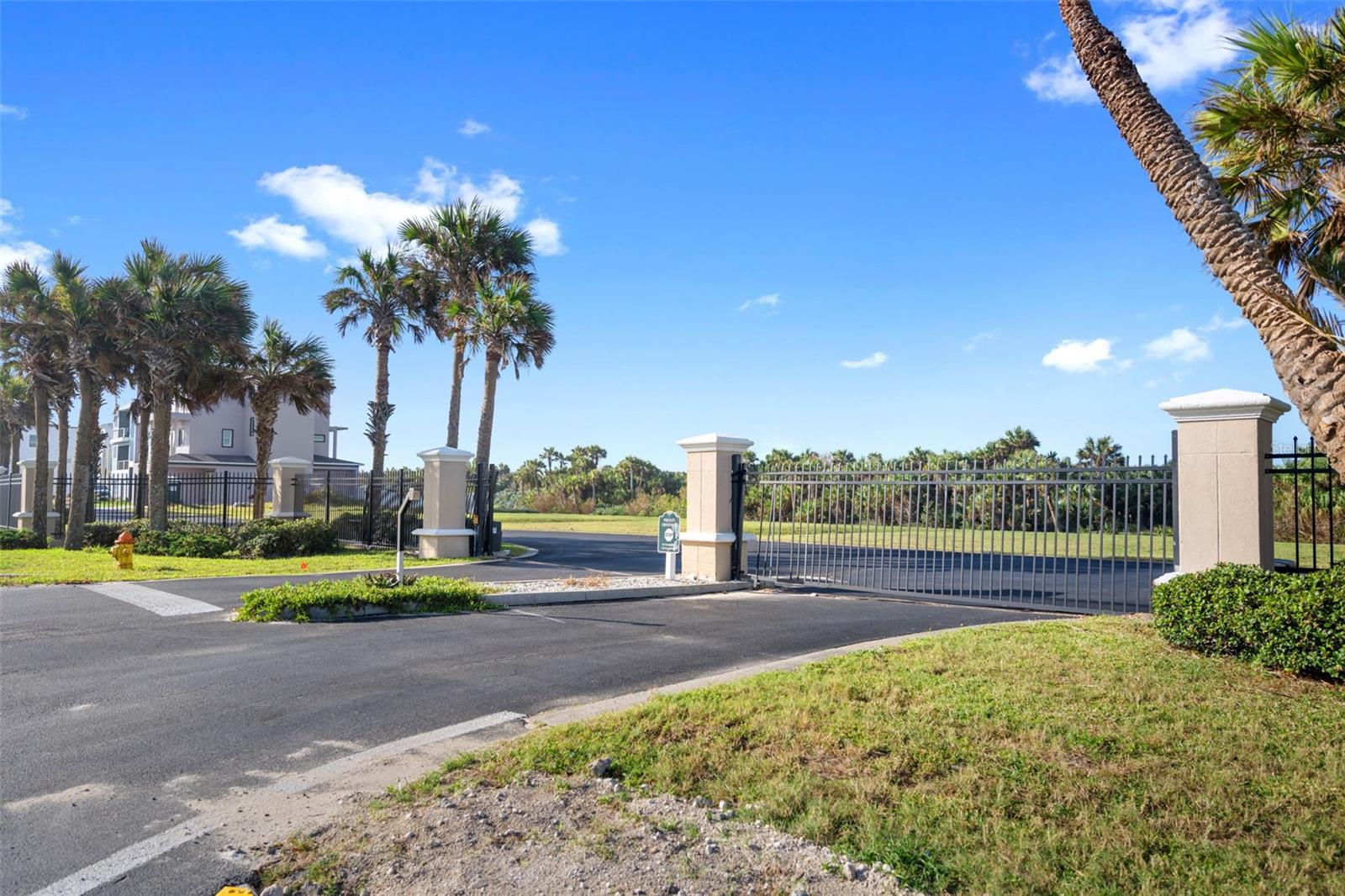 HAMMOCK MOORINGS NORTH - Land