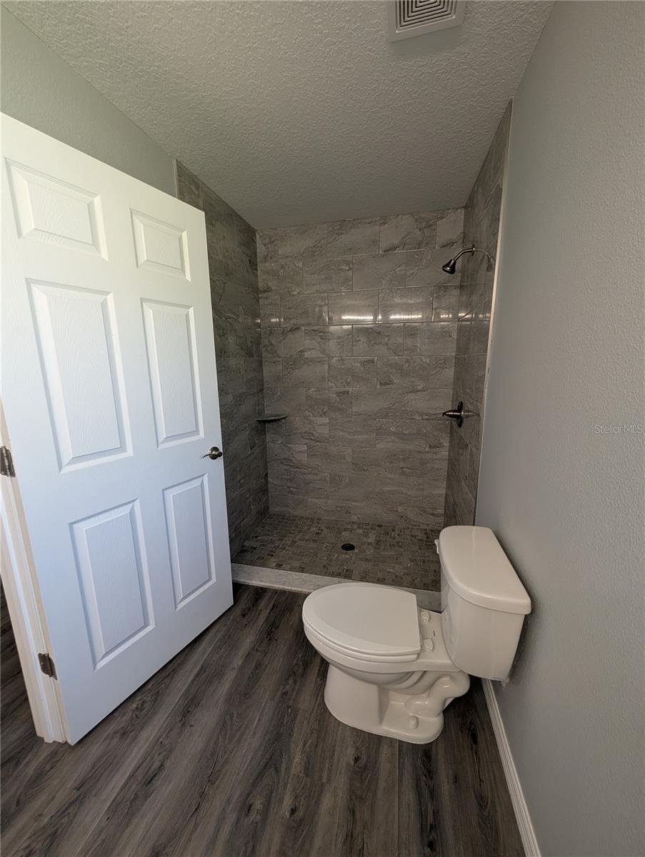 CITRUS SPGS UNIT 14 - Residential Lease