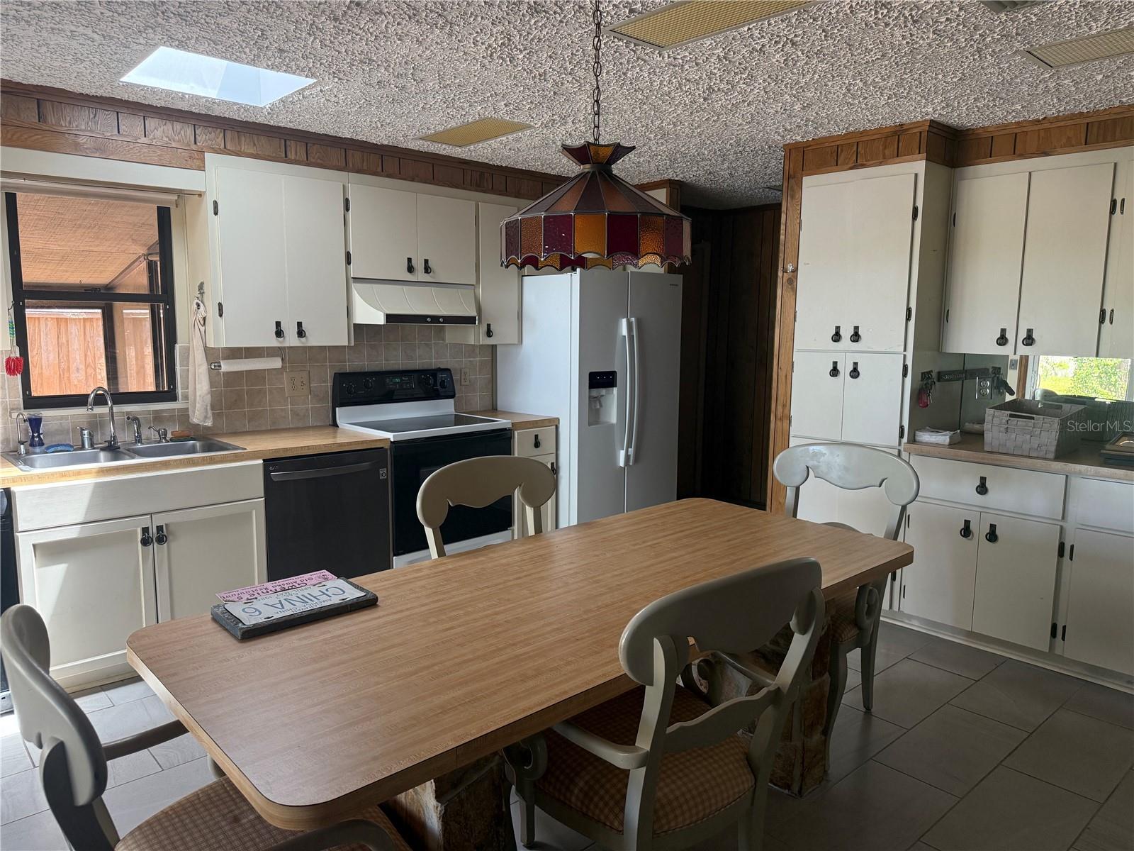 5239 W RIVERBEND ROAD