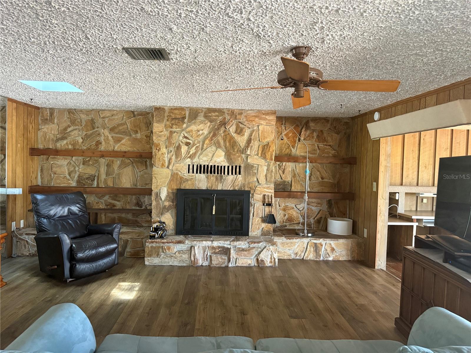 5239 W RIVERBEND ROAD