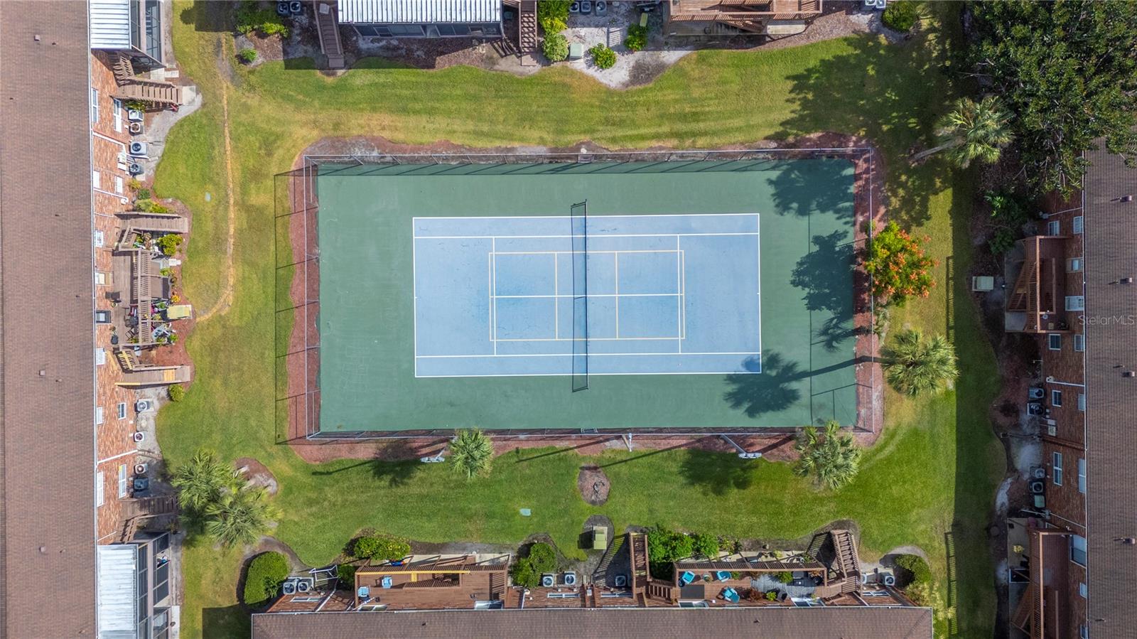 LAKE BENTLEY SHORES CONDO PH 01 - Residential