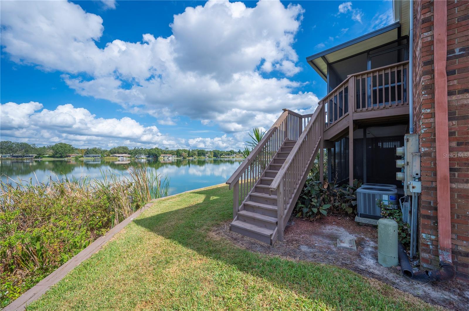 LAKE BENTLEY SHORES CONDO PH 01 - Residential