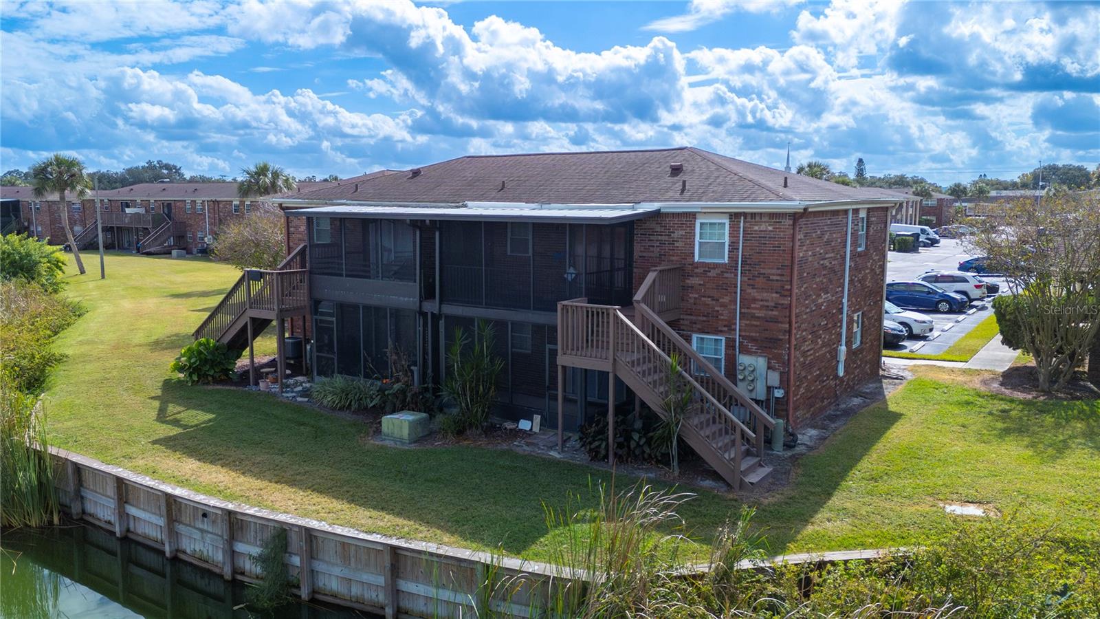 LAKE BENTLEY SHORES CONDO PH 01 - Residential