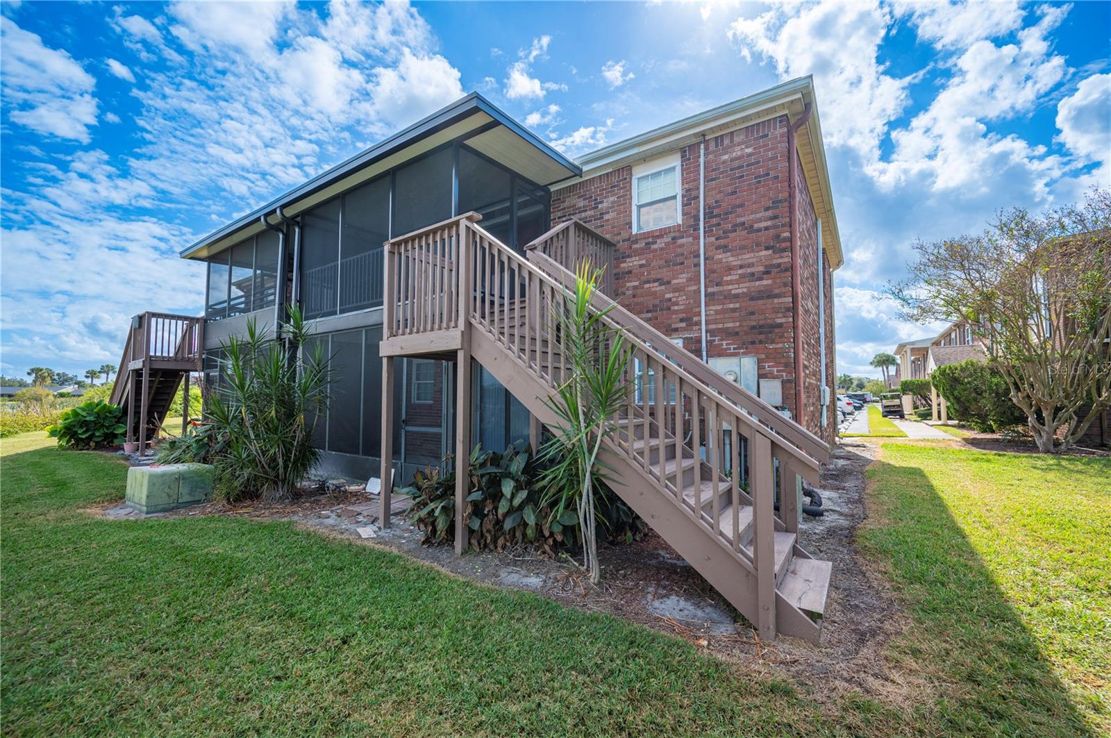 LAKE BENTLEY SHORES CONDO PH 01 - Residential