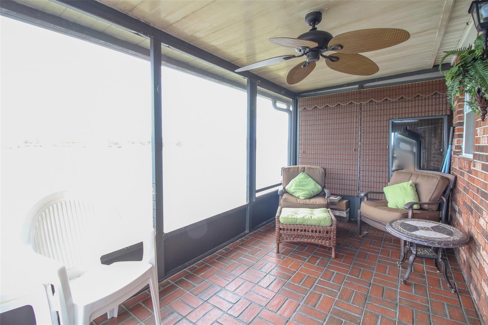 LAKE BENTLEY SHORES CONDO PH 01 - Residential