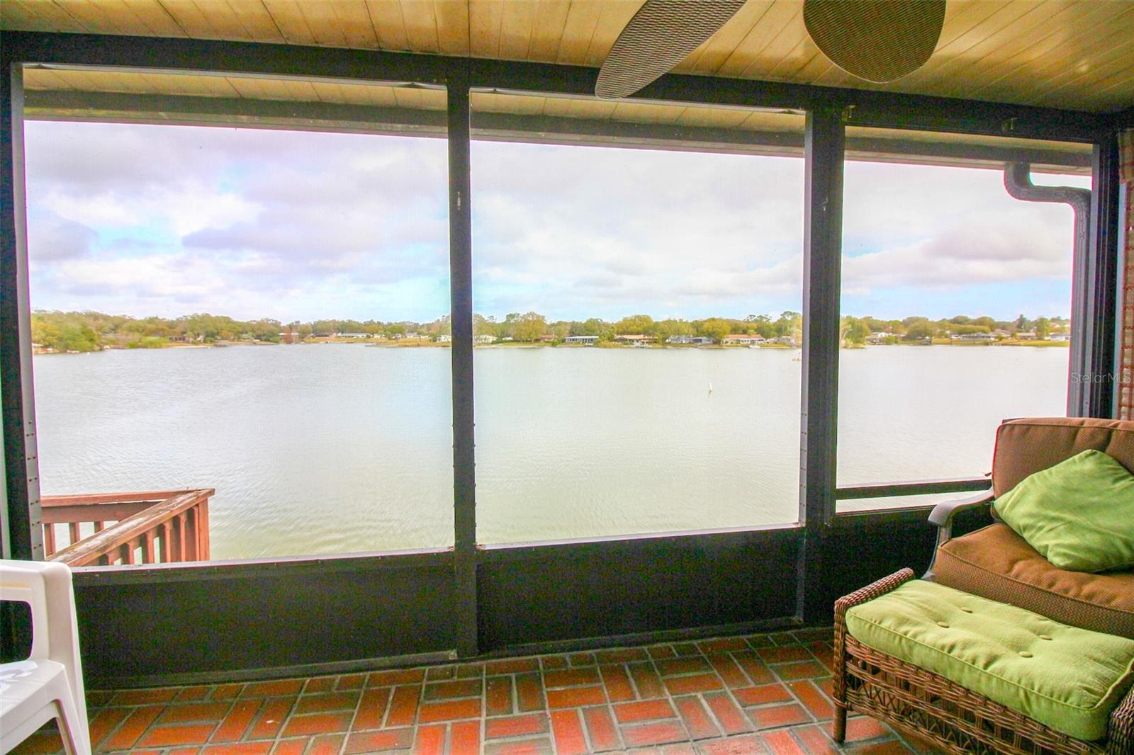 LAKE BENTLEY SHORES CONDO PH 01 - Residential