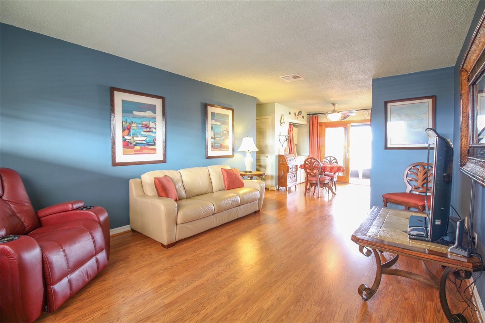 LAKE BENTLEY SHORES CONDO PH 01 - Residential