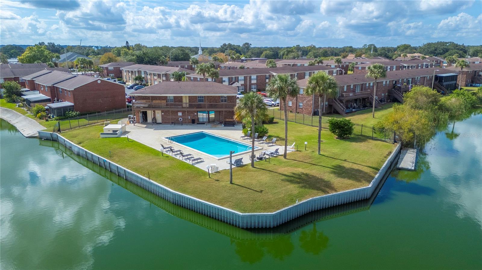 LAKE BENTLEY SHORES CONDO PH 01 - Residential