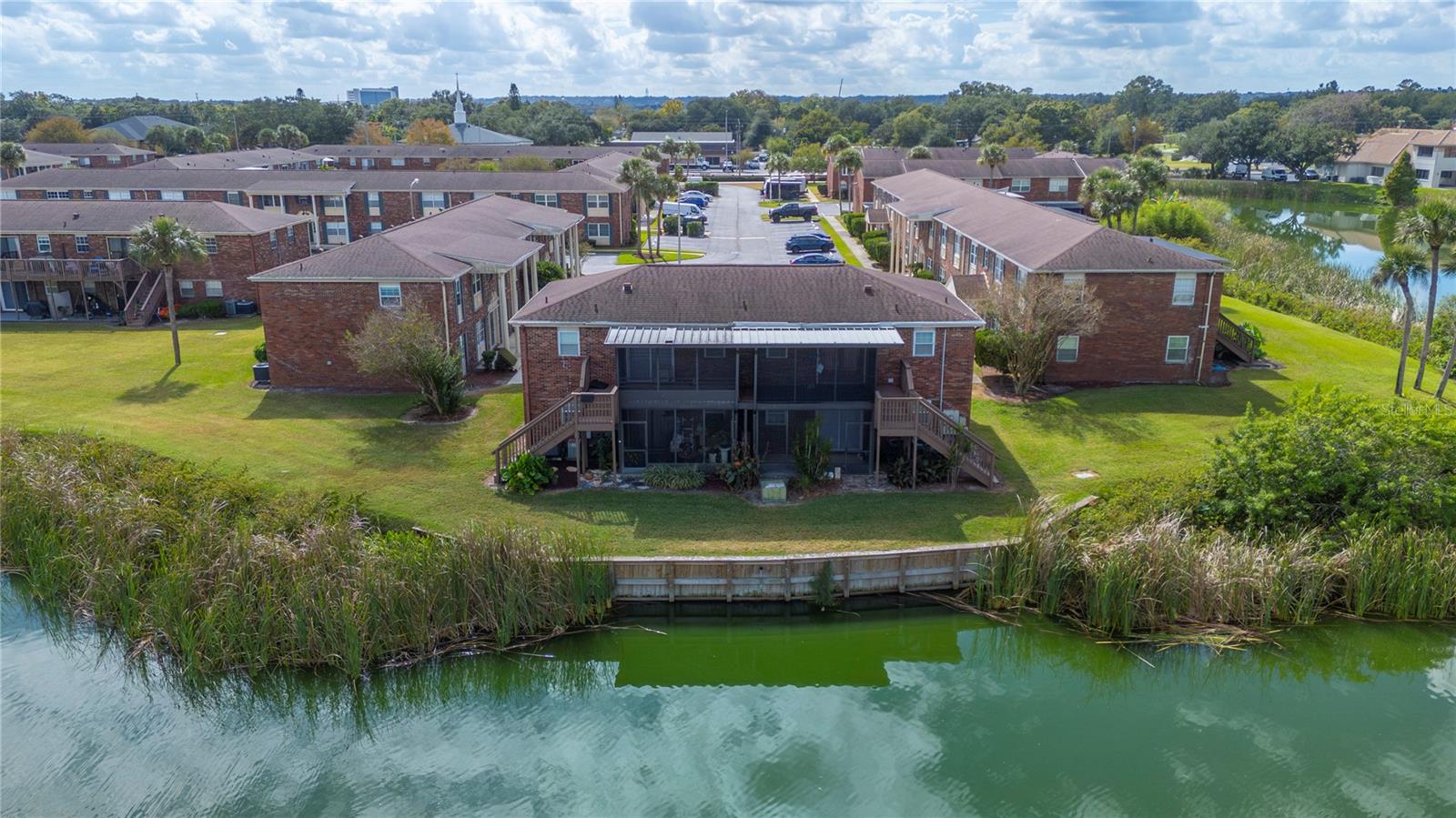 LAKE BENTLEY SHORES CONDO PH 01 - Residential