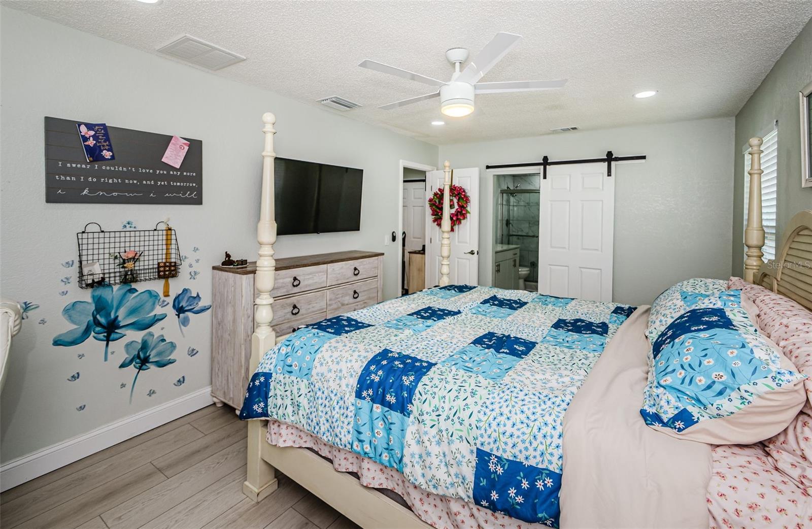 SPRING HILL UNIT 4 BLK 188 LOT 23 - Residential