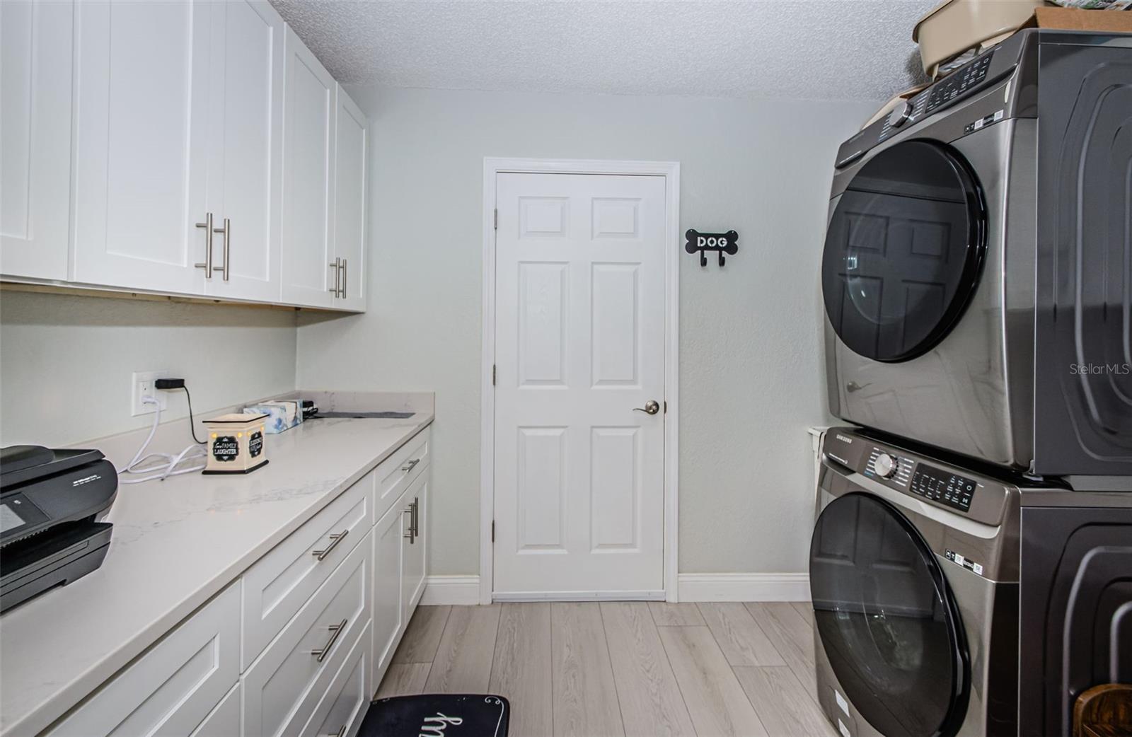 SPRING HILL UNIT 4 BLK 188 LOT 23 - Residential