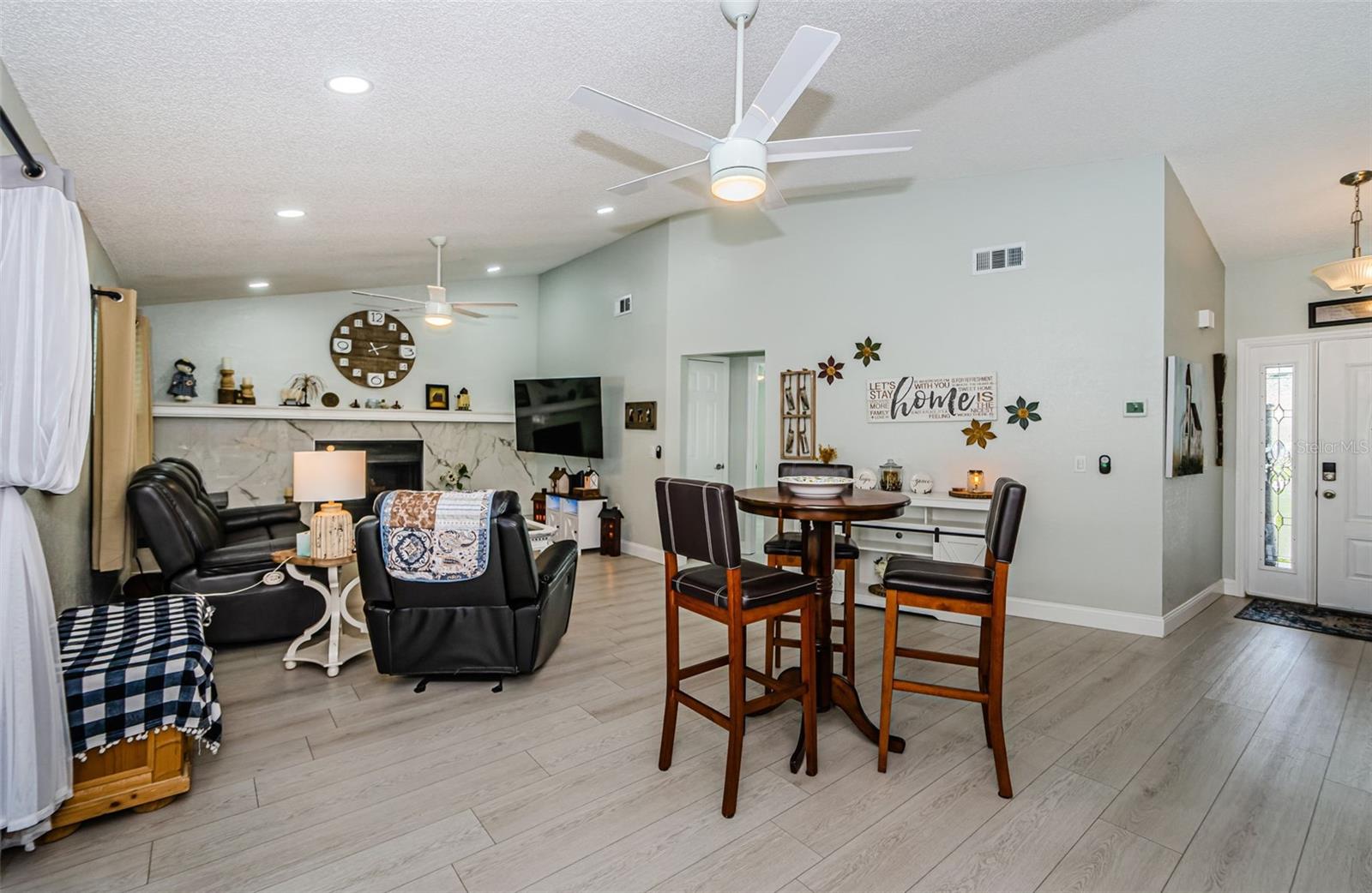 SPRING HILL UNIT 4 BLK 188 LOT 23 - Residential