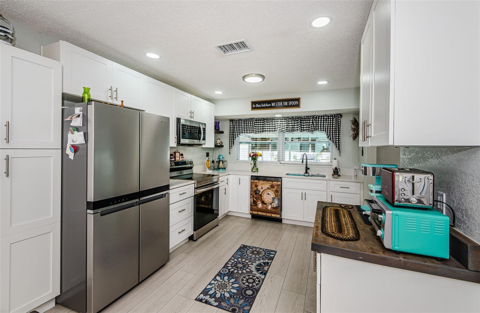 SPRING HILL UNIT 4 BLK 188 LOT 23 - Residential