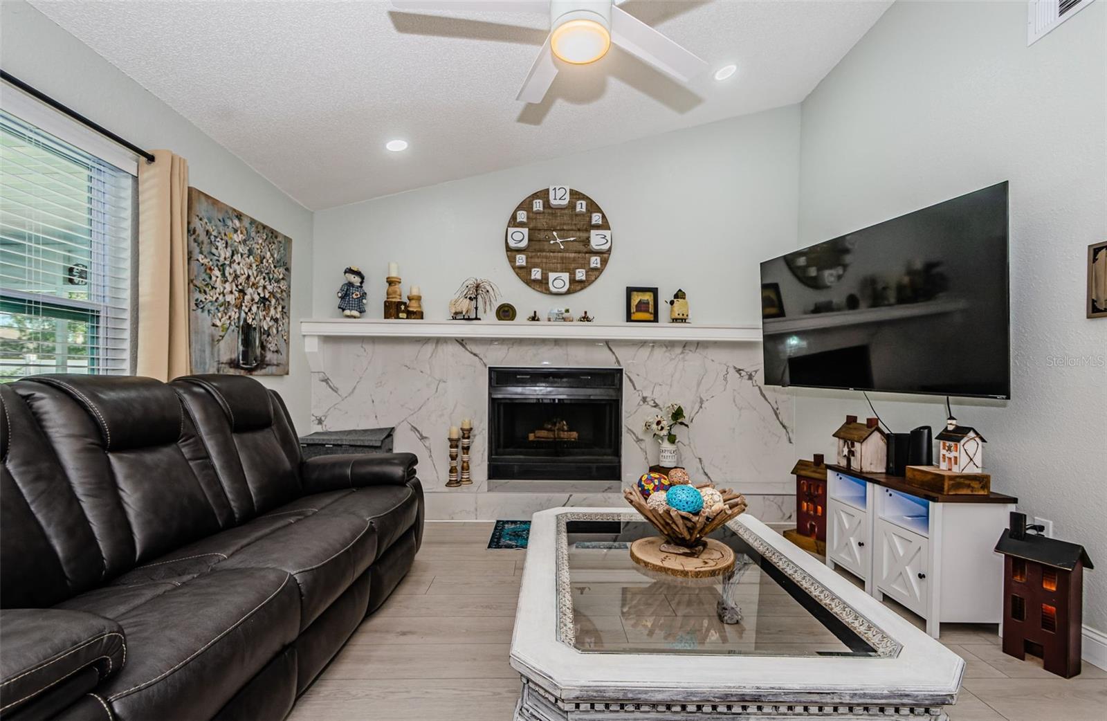 SPRING HILL UNIT 4 BLK 188 LOT 23 - Residential